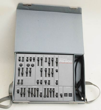 Roland-MKS-70 and PG-800 Programmer